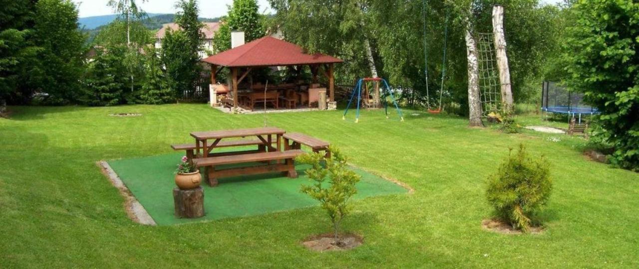 Apartmanovy Dum Obecna Skola Svetlik Экстерьер фото