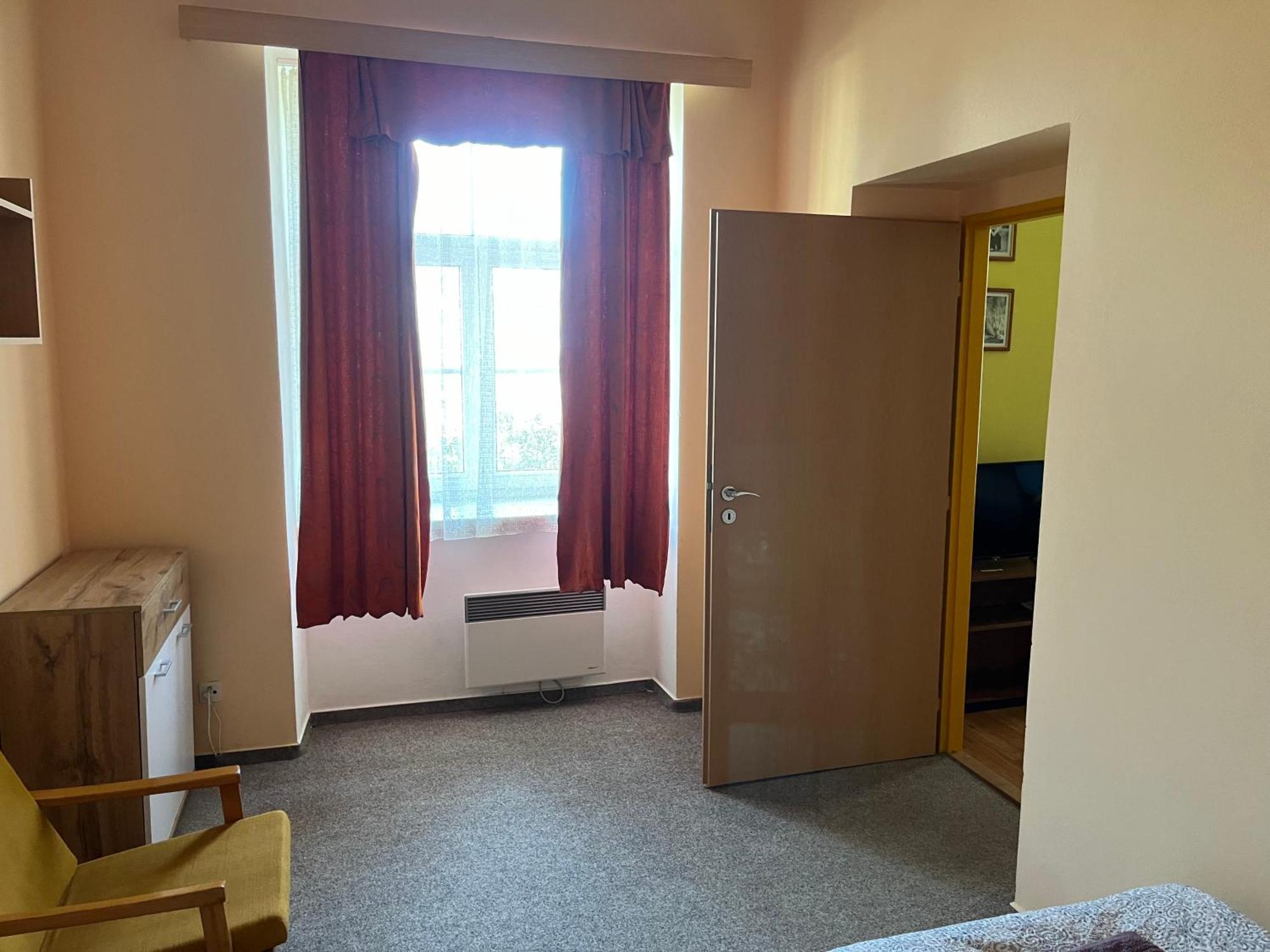 Apartmanovy Dum Obecna Skola Svetlik Экстерьер фото