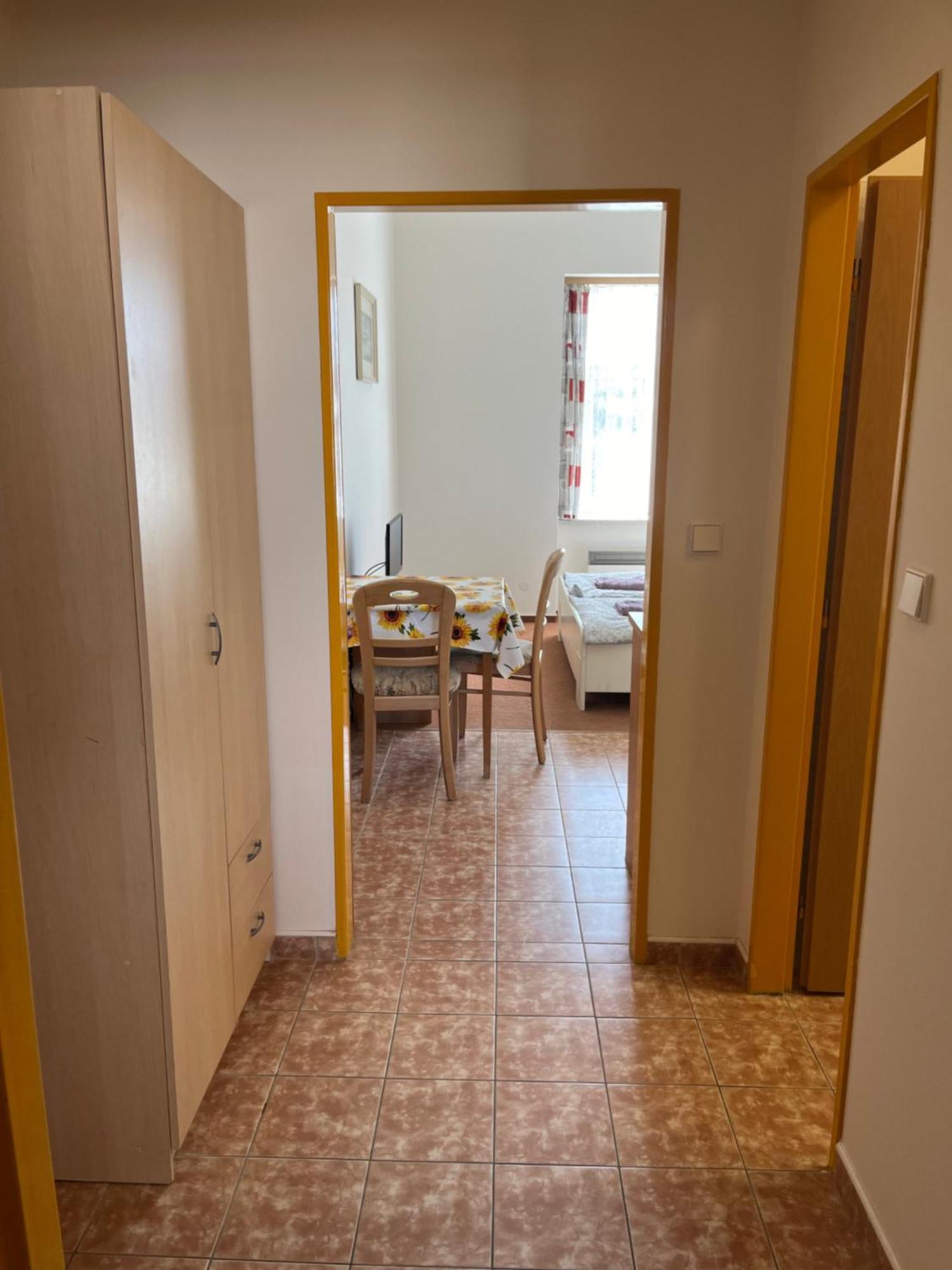 Apartmanovy Dum Obecna Skola Svetlik Экстерьер фото