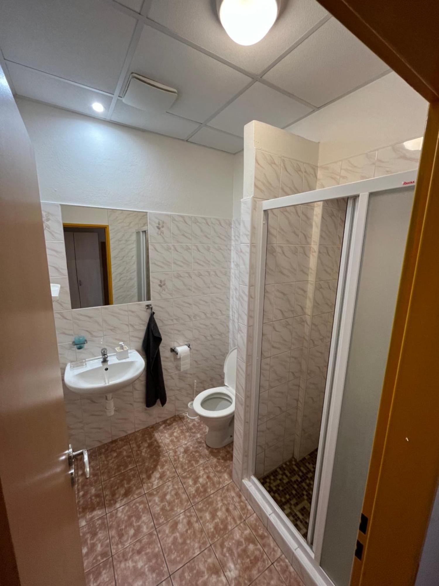 Apartmanovy Dum Obecna Skola Svetlik Экстерьер фото