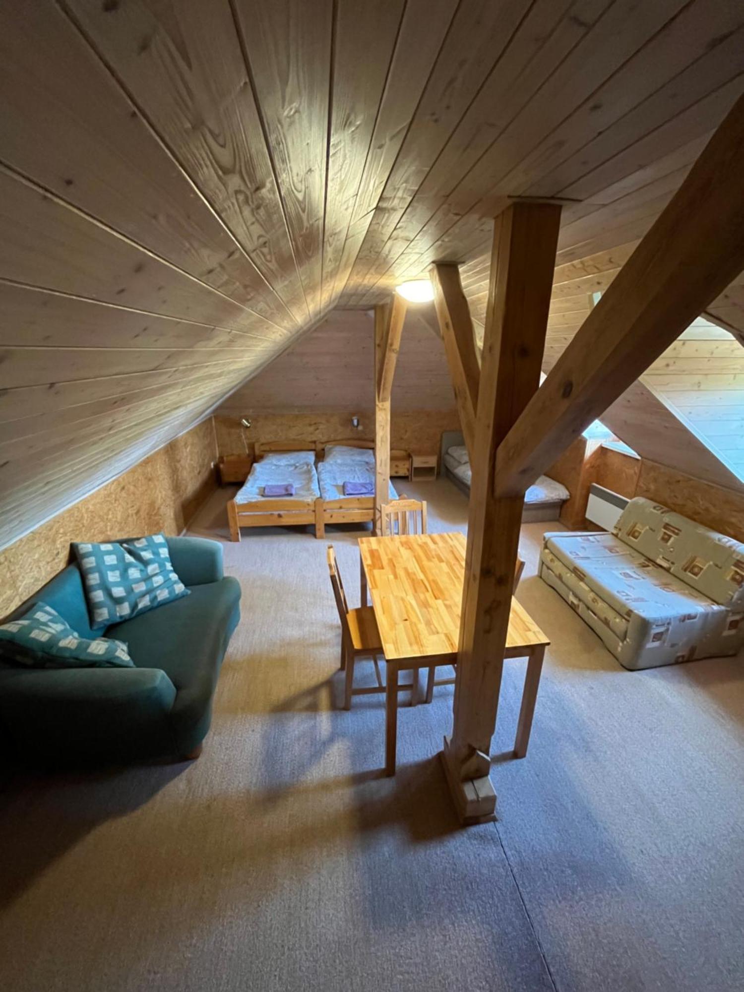 Apartmanovy Dum Obecna Skola Svetlik Экстерьер фото
