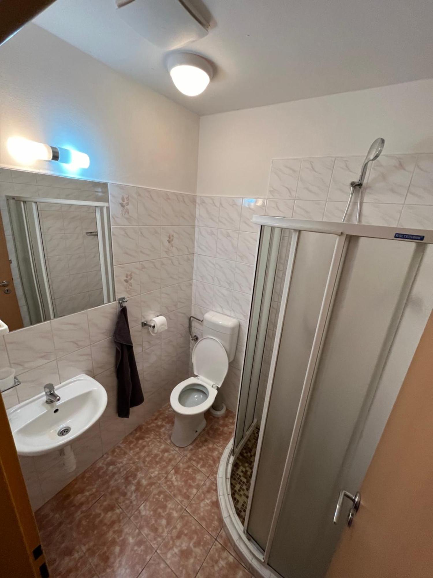 Apartmanovy Dum Obecna Skola Svetlik Экстерьер фото