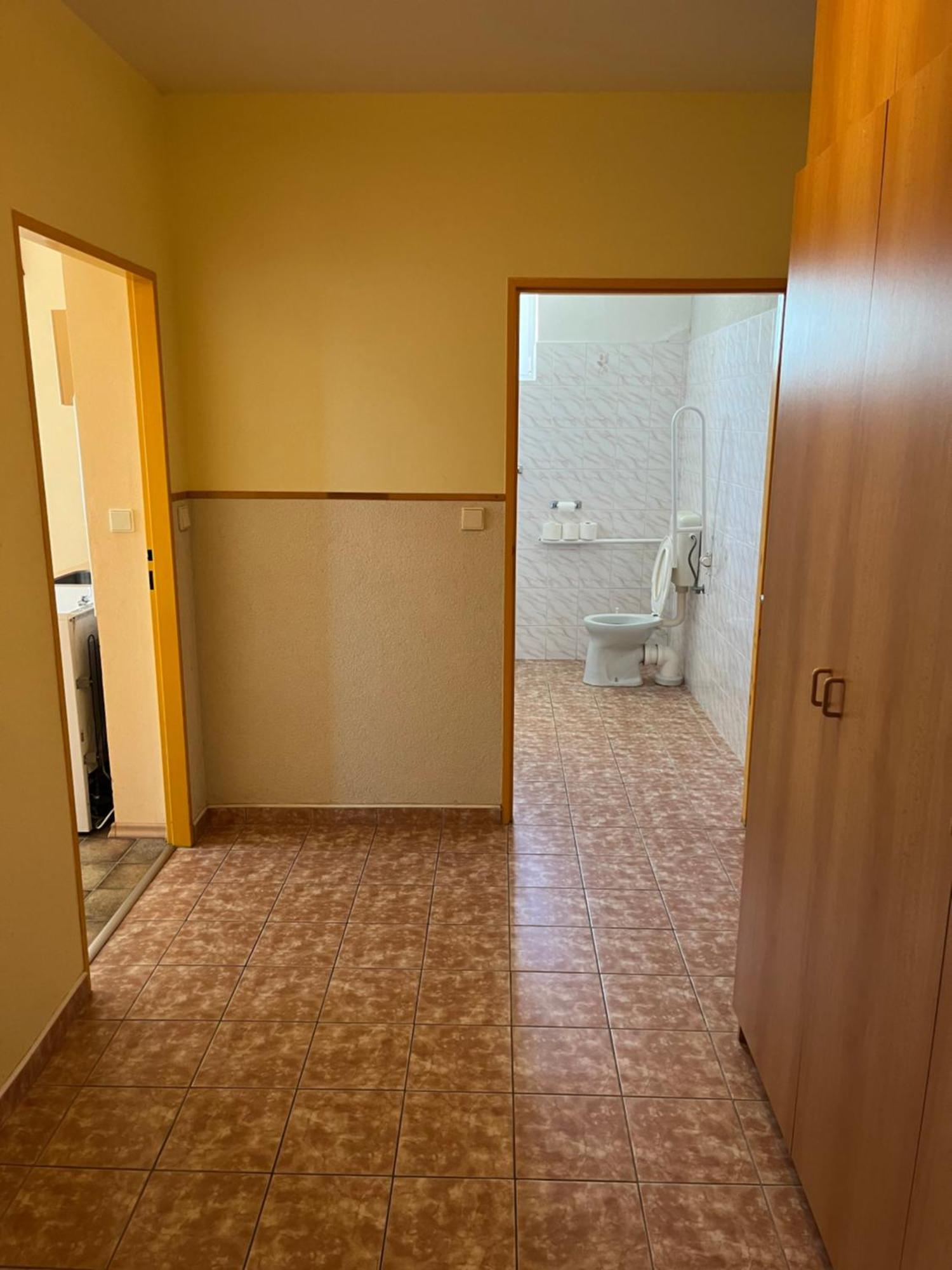 Apartmanovy Dum Obecna Skola Svetlik Экстерьер фото